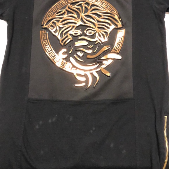 Bleecker and mercer Black tee with greek design - Picture 2 of 6